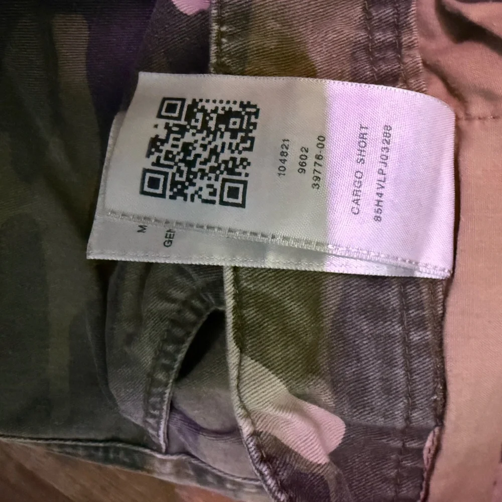 True Religion Camo Cargo Shorts – Size 33 - Picture 5 of 7